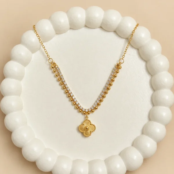 Clover Elegance